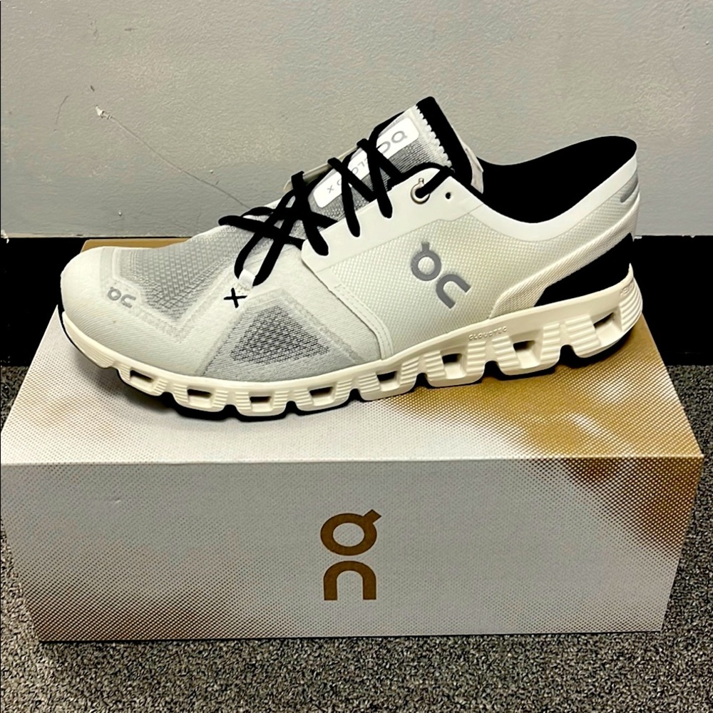 On Running Men's Cloud x3 White Running Shoes